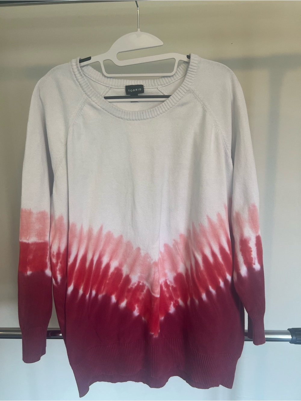 torrid White to Red Ombre Tie-Dye Crewneck Sweater